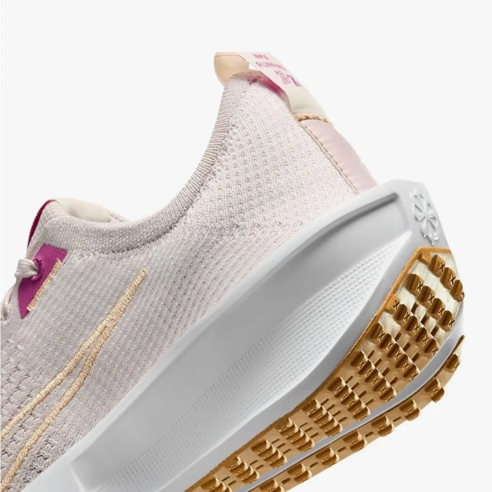 Nike Women’s Interact Run Running Shoes - Picture 6 of 16